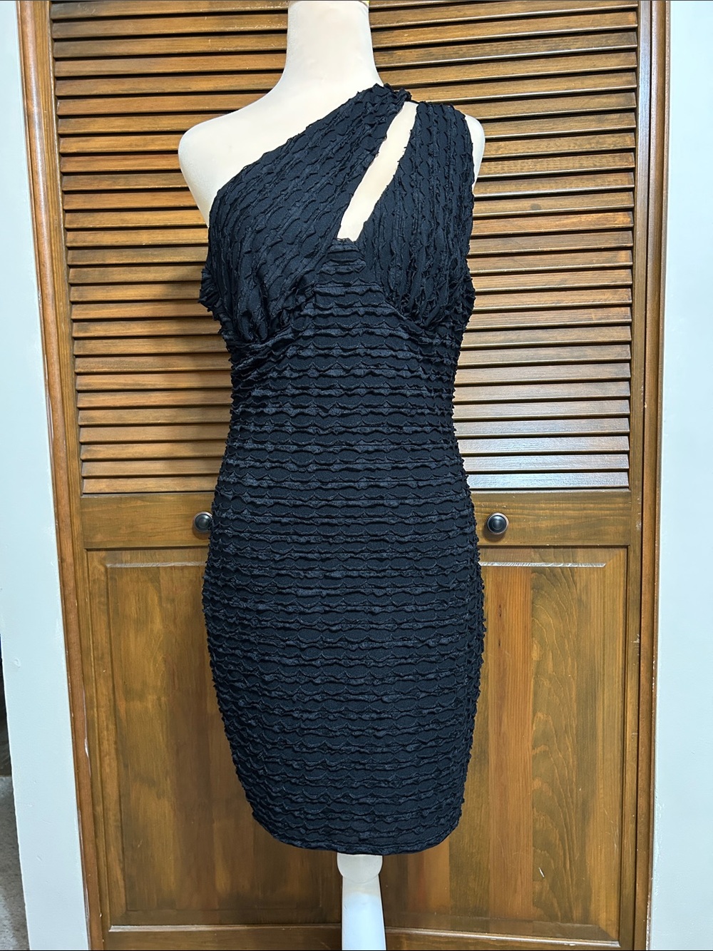 Fashion Nova "Met in South Beach" Black Dress Crinkled Fabric 1-Shoulder Size XL